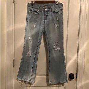 Light Blue-Destressed jeans